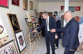 Kaymakamı Muhammed İkbal Yelek, yılsonu sergisine...