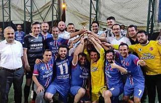 Kaymakamlık Kupasının sahibi Rahmanlar İlkokulu...