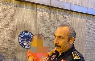 Kazada sıkışan vatandaşları itfaiye ekipleri...