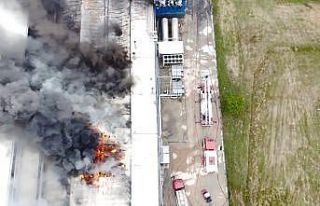 Kimya fabrikasındaki yangın havadan görüntülendi