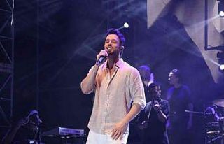 Kiraz Festivaline ünlü akını