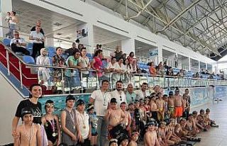 Kış Okulu 90 öğrenciye yüzme öğretti