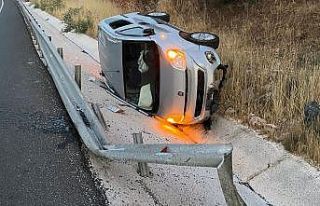 Kontrolden çıkan araç takla attı