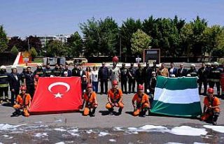 Konya Büyükşehir İtfaiyesi Nijeryalı itfaiyecileri...