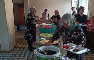 Köy muhtarından beş yüz kişilik dayanışma kahvaltısı