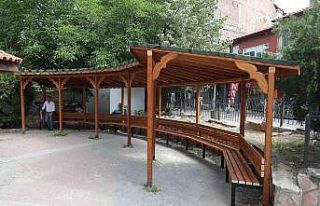 Küçük Park’a yeni pergola