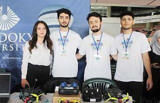 KÜN öğrencilerinden drone şov