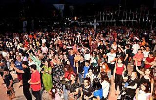 Kurs merkezi öğrencileri, YKS öncesi konserle stres...