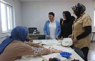 Kursiyerler hünerlerini sergiliyor