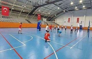 Kurumlar arası voleybol turnuvasına yoğun ilgi
