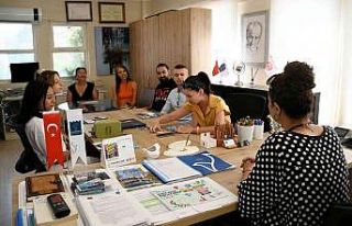 Kuşadası Belediyesi Makedon öğrencileri ağırladı