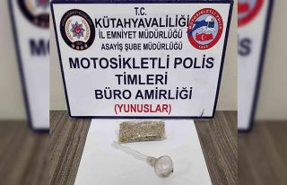 Kütahya’da 3 kişinin bulunduğu araçta uyuşturucu...