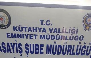 Kütahya’da araç içerisinde ruhsatsız tabanca...