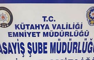 Kütahya’da durdurulan araçlarda 2 ruhsatsız tabanca...