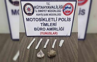 Kütahya’da uyuşturucuyla yakalanan 2 şüpheliden...
