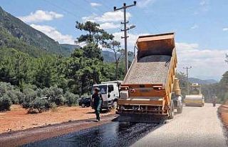 Kuyucak-Akyaka bağlantı yolunda asfaltlama çalışması