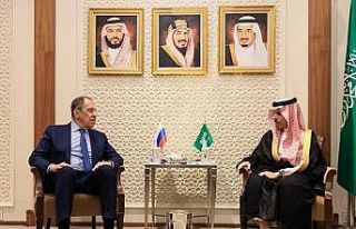 Lavrov, Suudi Arabistanlı mevkidaşı El Suud ile...