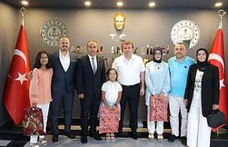 LGS birincileri Milli Eğitim Müdürü’nü ziyaret...