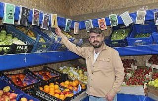 Manavı kütüphaneye çevirdi