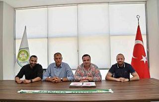 Manisa BBSK’da yeni sezonun ilk imzaları atıldı