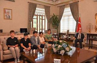 Manisa Kent Konseyi Çocuk Meclisi, Vali Karadeniz’i...