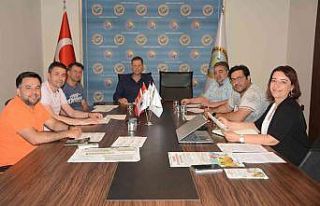 Manisa Ticaret Borsası sektör temsilcileriyle sorun...