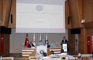 Manisa TSO üyeleri arabuluculuk bilgilendirme toplantısında...