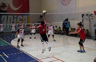 Manisa’da ’Mini Voleybol’ coşkusu