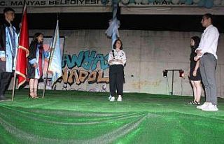 Manyas Anadolu Lisesi 10. dönem mezunlarını uğurladı