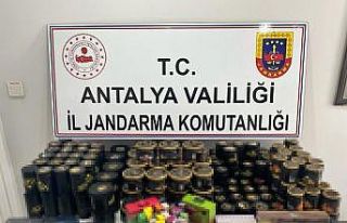 Markette çok miktarda kaçak tütün ürünü ele...