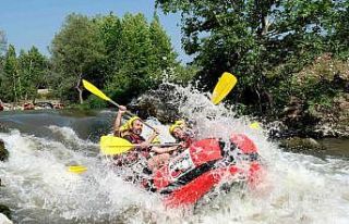 Marmara’nın ilk rafting parkuru yabancı turistleri...