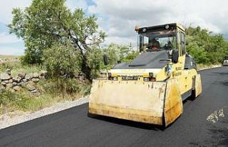 Melikgazi’de asfalt atağı sürüyor