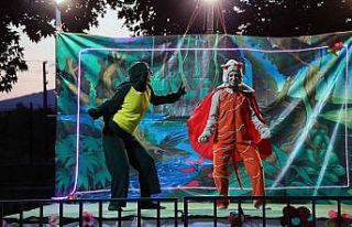 Menteşe Belediye tiyatrosu yaz oyunlarına başladı