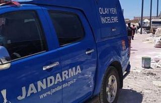 Merdivenden düşen inşaat işçi öldü