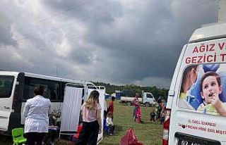 Mevsimlik işçilerin çocukları sağlık taramasından...