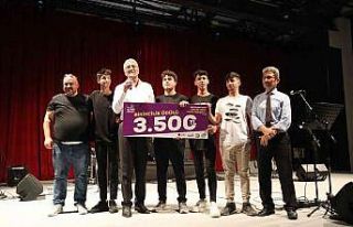 Mezitli’de liseler sesleriyle yarıştı