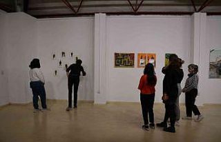 Mezuniyet sergisi ziyaretçilerini bekliyor