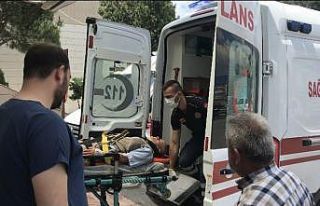 Midibüs otomobile arkadan çarptı, otomobil hurdaya...
