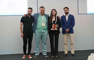 Mikrocerrahide Akdeniz Üniversitesi’ne ödül