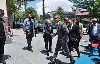 Milli Eğitim Bakanı Özer Kars’ta