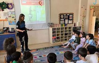 Minik öğrencilere suçtan korunma yöntemleri anlatılıyor