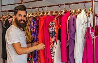 Moda tasarımcısı Köroğlu, hem defile yapacak,...