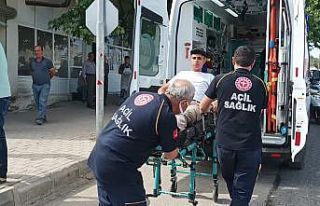 Motosiklet ile otomobil çarpıştı: 1 yaralı