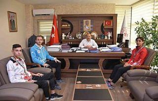 Muay Thai Dünya Şampiyonlarından Derece’yi ziyaret