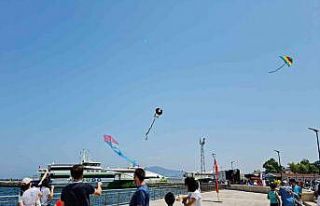Mudanya semalarında atıklar uçtu