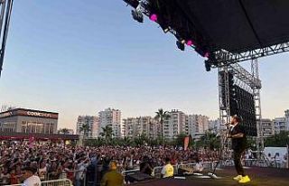 Mustafa Celeli, Mersinli sevenleriyle buluştu