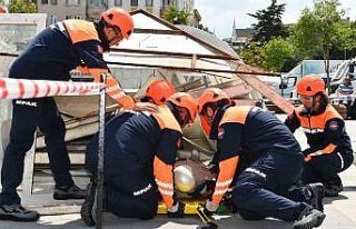 Mustafakemalpaşa’da gerçeği aratmayan tatbikat