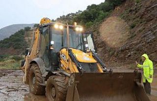 Nazilli Belediyesinden sele eş zamanlı müdahale