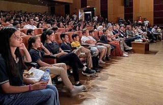 ‘Nefes Almadan’ tiyatro gösterisine yoğun ilgi