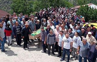 Oğlunun mezuniyetine gidemedi